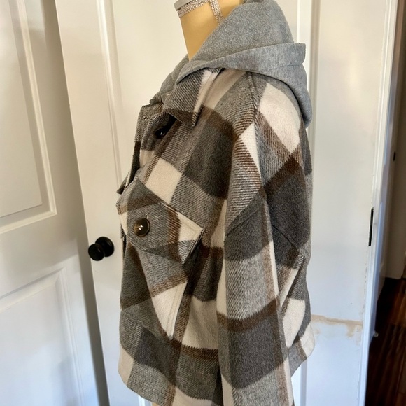 Cisano plaid cropped shacket with removable hood. Medium - Picture 5 of 8